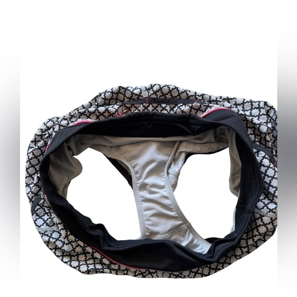 LULULEMON | Run: Speed Short *4-way Stretch
Soul Geo Silver Spoon Black / Black - Picture 3 of 7